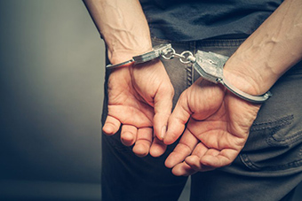 interpellation police menottes